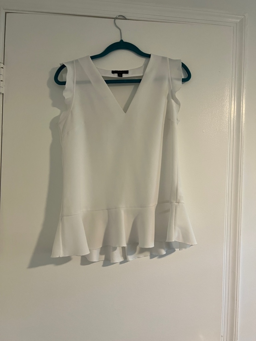 Banana Republic White V-Neck Ruffle Hem Sleeveless Top